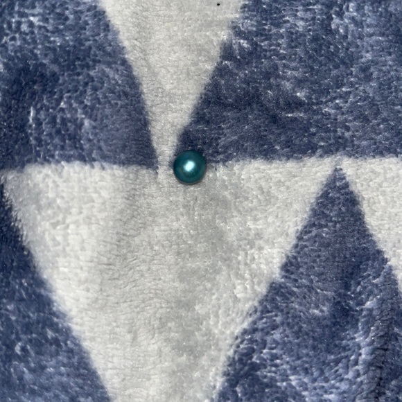 Teal Pearl - Picture 1 of 1